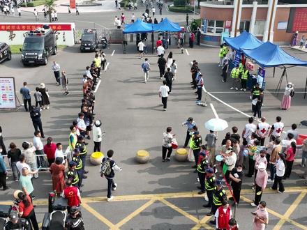 护航高考路 “警”守追梦人,临沂公安助力2025年高考 #高考首日 #护航高考 #2025高考 #临沂公安