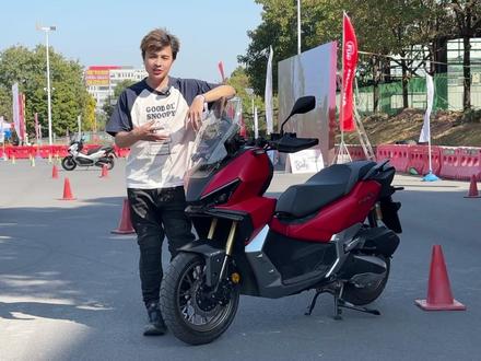 贵是真的贵,玩也是真的好玩,新大洲本田NS150XC试驾 小踏板也能飞坡,能滑胎 #新大洲本田NS150XC #NS150XC #踏板摩托车