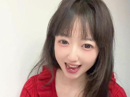 过年穿哪个 ?好纠结啊 #过年穿搭 #穿搭 #帮我选