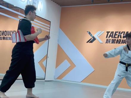 跆拳道垫步侧踢教学#跆拳道趣味训练教学 #每天坚持锻炼会有不一样的收获