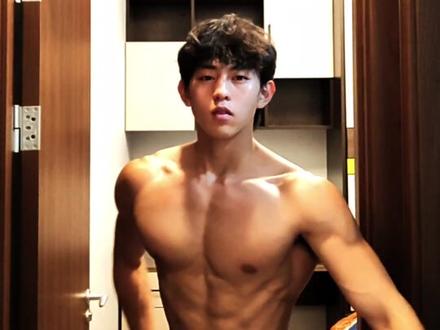 还是哥们家里的灯光好#刃牙 #鬼背 #健体 #健身造型