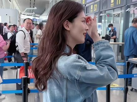 昊宇被逗得手足无措
源自wb:小敬同学_土拨鼠
#陈昊宇 #社死