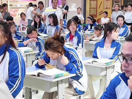 就这么水灵灵的只剩一天了,阜阳首届偷吃大赛!好玩!#阜阳 #阜阳首届偷吃大赛 #偷吃大赛 #格拉条