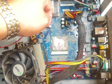 老台式电脑真的有黄金#电脑 #黄金