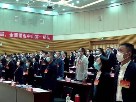 手机一键查宅基地确权!四步就能查,农户赶紧自查 农村宅基地需在2027年前完成确权,未及时办理将影响子女继承与拆迁补偿等核心权益。手机可一键查询确权状态,通过农业农村政务通四步即可完成,包括搜索进入平台、选择三资监管、验证身份信息和查看电子凭证。及时查询办理能有效避免不必要的经济损失,保障农户宅基地权益。#三农 #农民 #乡村振兴 #土地承包 #确权