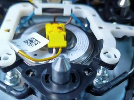 17款大众帕萨特拆装气囊