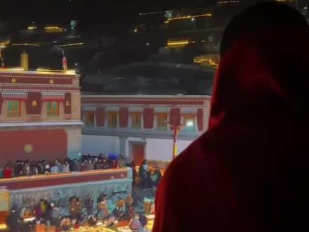 人生就是一场修行,我们在时光长河中不断成长与蜕变,但永不变的是我只管善良,其它随缘#燃灯节纪念宗喀巴大师 #上热门🔥 #呼和浩特#原创视频 #愿众生平安吉祥