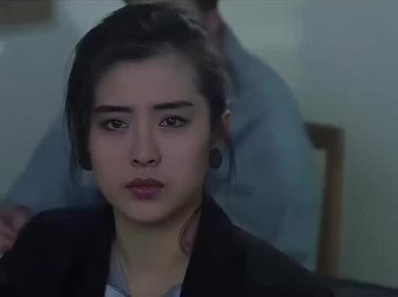 王祖贤(Joey Wong),中国台湾影视女演员讨论。1967年1月31日生于台湾台北,祖籍安徽舒城125
,毕业于台湾国光艺校影剧专业126
。
1984年,参演个人首部电影《今年的湖畔会很冷》,从而进入演艺圈127
。1987年,因在爱情片《倩女幽魂讨论》中饰演聂小倩一角而被观众所熟识8
,凭借该片提名第7届香港电影金像奖最佳女主角118
。1991年,凭借主演的奇幻片《倩女幽魂Ⅲ:道道道》讨论获得第25届西班牙锡切斯奇幻电影节最佳女主角
134
。1994年,逐渐淡出演艺圈2
。1998年,发行个人国语专辑《与世隔绝》3
。2005年,王祖贤主演的电影《美丽上海讨论》获得内地第24届中国电影金鸡奖最佳故事片奖提名
5
,同年9月与汤臣公司解约后正式隐退6
。
外文名
Joey Wong
别名
小贤19
国籍
中国21
性别/民族
女,汉族19
出生信息
1967年1月31日130,台湾台北130
身高
172 cm132
星座
水瓶座130
教育信息
毕业院校
国光剧艺实验学校131
职业信息
职业
演员、歌手132
代表作品
倩女幽魂、倩女幽魂Ⅲ:道道道、青蛇、大丈夫日记、惊魂记、美丽上海、游园惊梦、打工皇帝
主要成就
第7届香港电影金像奖最佳女主角提名118
第25届西班牙锡切斯奇幻电影节最佳女主角135
第24届中国电影金鸡奖最佳故事片奖提名136
展开
特色词条
本词条按照特色词条指南编辑并维护
特色贡献者:戀愛智多星
人物关系
更多
王耀煌
父亲
林建岳
前男友
齐秦
前男友
王仁峰
曾祖父
单立文
好友
杨凡
搭档
张国荣
搭档
张曼玉
搭档
林俊贤
搭档
徐克
搭档
查看更多
相关星图
王祖贤的主要作品
参演电影
饰演角色
参演MV
美丽上海
《美丽上海》是由上海汤臣影视文化传播有限公司出品的剧情片。由彭小莲执导,彭小莲 、林良忠编剧,徐枫监制。王祖贤、冯远征、顾美华、赵有亮、郑振瑶等人主演。讲述了旧上海一户大富人家的母亲陷入病危,她分散在各地的四个子女回到家中后引发的许多恩怨纠缠的故事。
游园惊梦
《游园惊梦》是由洲立影片发行(香港)有限公司发行,杨凡自编自导,宫泽理惠、王祖贤、吴彦祖领衔主演的爱情电影。该片于2001年4月6日在中国香港上映。该片将故事时代背景设立于二十世纪三十年代,讲述了苏州得月楼歌妓“翠花”在嫁入荣府受到冷落后,与荣家