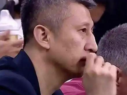 郭士强选人头疼:曾凡博张镇麟持续低迷,深圳小将王浩然强势崛起 #曾凡博 #张镇麟 #郭士强 #中国男篮 #王浩然