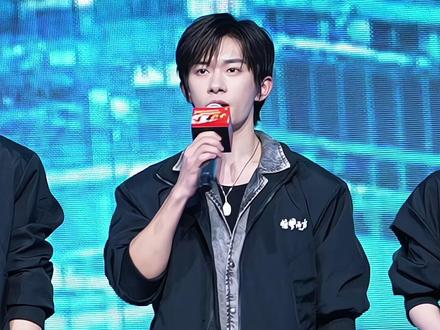 #惊蛰无声 国安小队集结完毕!大年初一影院接头。