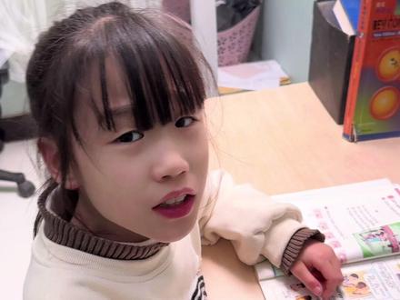 爸爸的花式翻译,让女儿崩溃了#搞笑翻译#父女日常#豆包app