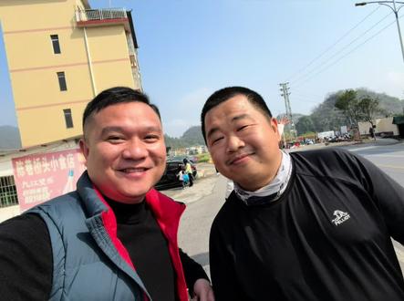 #蓝战非#文明骑行 战报战报,非哥已到连南了。请他喝水尽地主之谊……