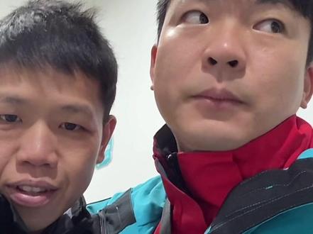 你们觉得公平吗 八个人平均奖金 每人总奖金应该是6万多 半决赛加决赛💰#刀疤哥 #荒野求生 #七星山荒野求生 #老六荒野 #七星山骆驼杯