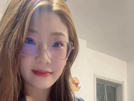 VLOG|拼豆初体验,拥有了超可爱的星星人小挂件#vlog日常 #电子榨菜#拼豆豆 #星星人#记录小日常