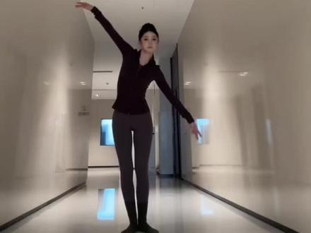 今天一个样 明天一个样#抽象 #抖音热门舞蹈计划