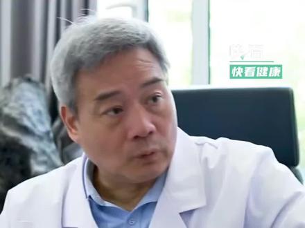 老中医分享“鼻炎操”,简单几个动作缓解鼻炎:上推8下,下刮8下,按压8下,吹气8下。#快看健康