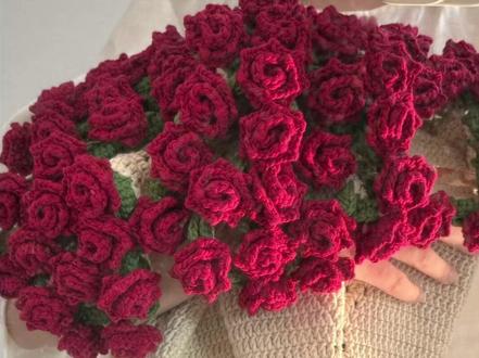 镂空三角花纹主体的尖角玫瑰毯教程一 #玫瑰花毯教程#花束毯子