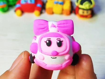 善良聪明的变形警车安巴粘土教程来喽~她是救护车,发生事故时,负责维修车辆 #亲子 #儿童玩具 #粘土手工