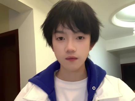 亚轩上海演唱会单人款周边开箱! 想要的小卡全来啦!!#开箱#开箱视频#时代少年团#宋亚轩#周边开箱