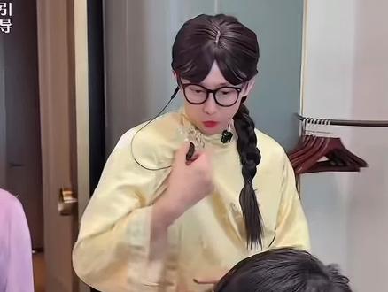 🤣每集这个出场都很搞笑
#周小闹 #紫薯精 #刘文祥 #小满包房 #搞笑剧情