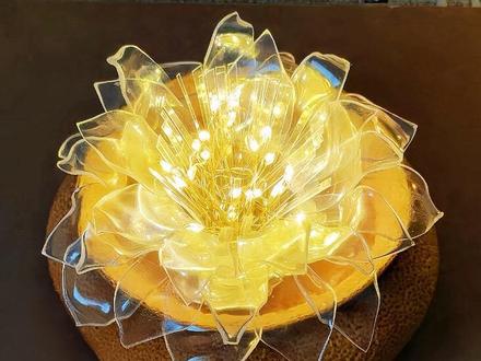 手工diy,用塑料瓶就能做出绝美的莲花灯 #手工diy作品大赏 #宝藏生活家企划#手工大神请支招 #塑料瓶变废为宝 #家居改造