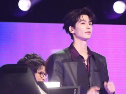 张凌赫来打瓦啦~好帅啊~
#2026vctcn启点赛 #无畏巡回广州站 #无畏契约新春表演赛 #张凌赫无畏契约首秀 #张凌赫