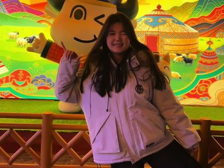 #追星成功 什么?!你怎么知道我在#清明上河园 不仅坐到了#黄俊捷 同一个旋转木马位置 还见到了#余承恩 !!!!嘻嘻嘻嘻嘻哈哈哈哈哈(余超很帅 好瘦好白 白到反光)