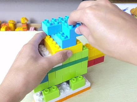 用积木拼搭一只直升飞机#积木 #儿童玩具 #益智玩具 #大颗粒 #动手动脑 #乐高