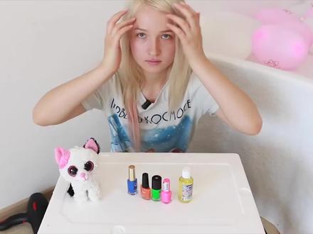 挑战涂100层指甲油,俄罗斯萌妹子累到头昏眼花,肠子都悔青了! #指甲油 #挑战 #外国人真会玩