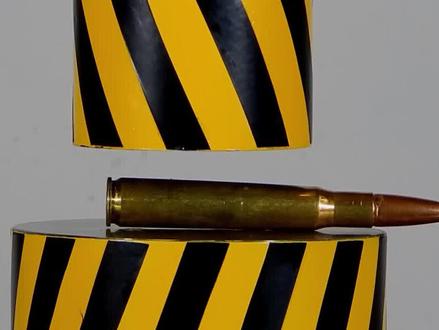 液压机几乎无坚不摧,那么大的力量哪里来的,原理是什么 #金属加工 #液压机 #趣味实验 #极度舒适