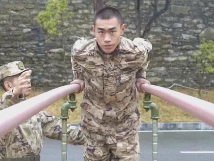 当过海军、空军、消防员的他,再次入伍成了一名武警战士#青春有很多样子 #山东好兵#山东日照 #寻美河南#二次入伍@DOU+小助手