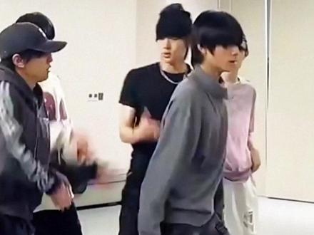 今晚这段我能循环看一百遍#橹穆#王橹杰#穆祉丞#新音纪录片#cp