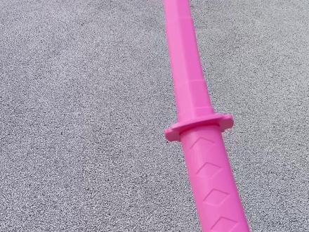 伸缩刀,真的超帅,#有男生会拒绝这个玩具吗 #送给孩子好玩的礼物 #抖音网红玩具 #玩个很新的东西 #萝卜刀玩具合集