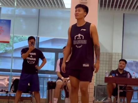 体测怎么能少得了岁睿子(视频来自月姐的)#赵睿 #广东宏远