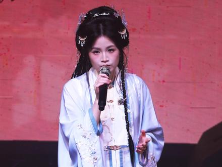 今天走路突然哼了两句,我是不是完了😩#南充市市歌 #探故知 #南充坤哥 #气质哥