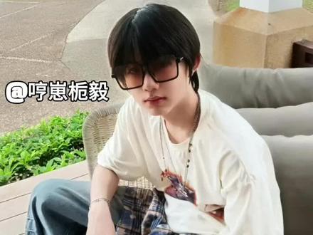 我将追随荷氏一辈子#陈奕恒 #荷氏糖纸 #陈奕恒四代门面 #精选