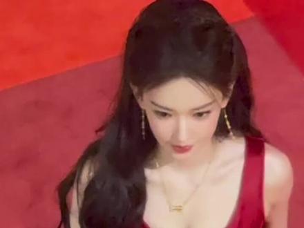 程潇满分这谁顶得住#红裙 #性感