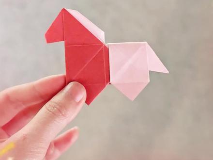 把“马上有福”的好意头,折进新的一年。
#马年小马 #折纸 #手工diy #马上有福 #新年快乐