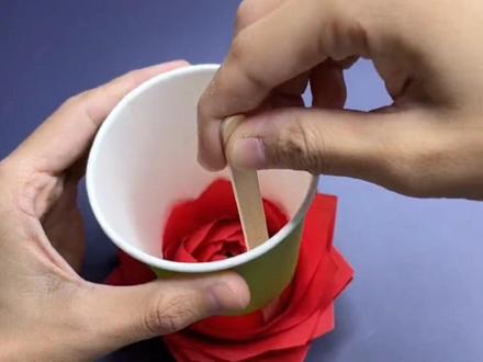 眼会手也会系列,艾特你有手的闺蜜给你安排~#纸杯玫瑰 #玫瑰花 #手工diy #教程 #抖音小助手