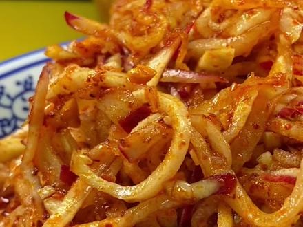 #抖音美食创作者 #美味下饭菜 家里吃不完的萝卜像我这样做成咸菜