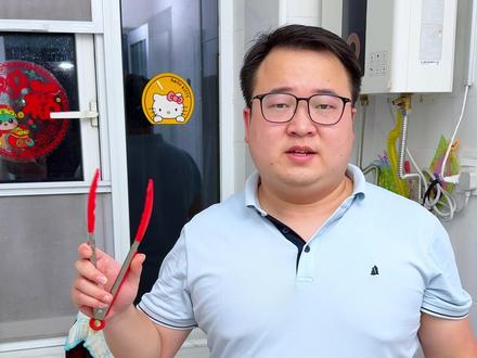 提醒大家,千万不要,在水龙头上放用过的抹布,有好多人是这样放抹布的吧!#抹布架 #生活常识 #免打孔 #厨房好物