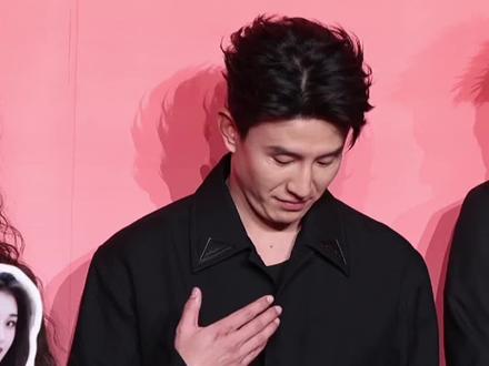 #刘萧旭鬼鬼祟祟从兜里掏出来颗心 #郭宇欣 虽然没来,但带来了祝福 #刘萧旭 #当红派对