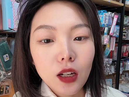 合川呆呆送春联,让流量变成家乡的“名片”流量来了,接得住,还要让它落回土里。一个人带动一座城,一份心意印出一张名片。春联送祝福,更送出一份家乡的邀请。#合川呆呆 #为家乡上分
#文旅助力春联出圈 #呆呆体春联