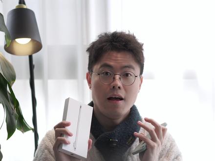 iphoneair和iphone17e怎么选?值不值得买? 一部是旗舰机的简洁版,一部是标准版的阉割版,两部都是单摄像头,从发布当天,都被网友们不断吐槽,都具备了争议性!两者价格相差一两千,到底哪款才值得入手?
#数码测评 #手机测评 #iPhone17e #iphoneair #iphone17