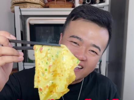 早餐不知道吃啥的试试这个鸡蛋软饼 简单营养又好吃