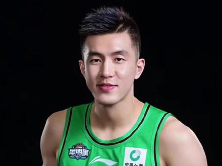 郭艾伦受邀洛杉矶,篮坛见证首人锋芒@抖音热点 @抖音粉条#抖音体育#中国男篮 #郭艾伦