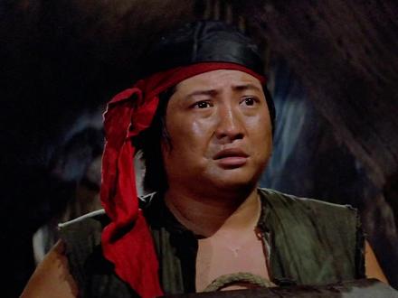 电影幕后:人太多了,都站到海浪上了#洪金宝 #成龙 #香港电影 #精选