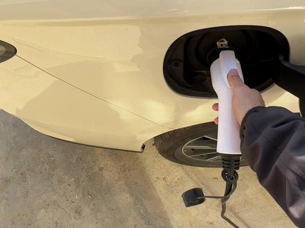 海豹06各位车友是怎么充电的,随车充太香了,3小时充满,5块就能跑80公里,算下来一公里6分#海豹06dmi #比亚迪