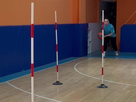 中考体育篮球绕杆考试保姆级攻略来了!让你的考试稳稳拿下满分!!#篮球训练 #中考 #中考体育 #体测 #篮球