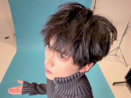 明星都来拍NOTCUTE拎帽子 ,你被谁萌到了呀~#明星都来拍NOTCUTE拎帽子 #干嘛拎我帽子 #扔帽子踢腿 #萌萌哒 #明星版 @DOU+上热门 @抖音热点